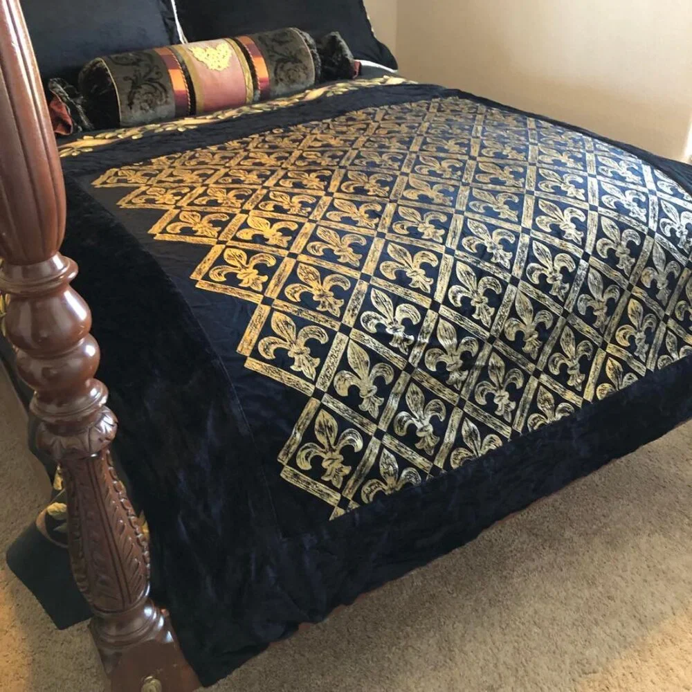 NWT ALEXANDRA'S ACCENTS Baroque Throw Black Velour Gold Fleur-de-lis 60” Square